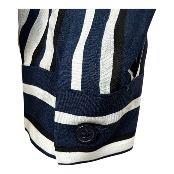 NEW Bar III Pop Stripe Navy Blue And White Twist Front Button Down Blouse Size S - Picture 5 of 10